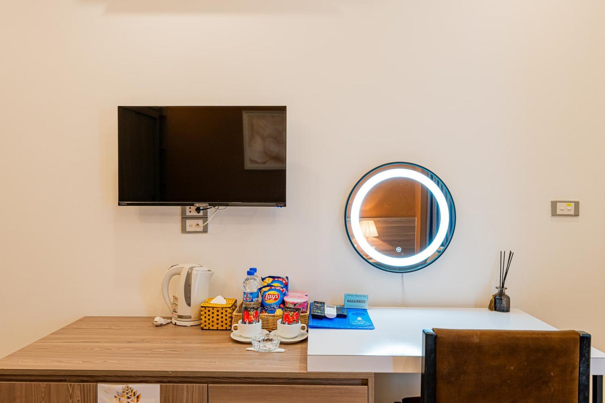 Moon Hotel 26 Do Quang Ханой Екстериор снимка